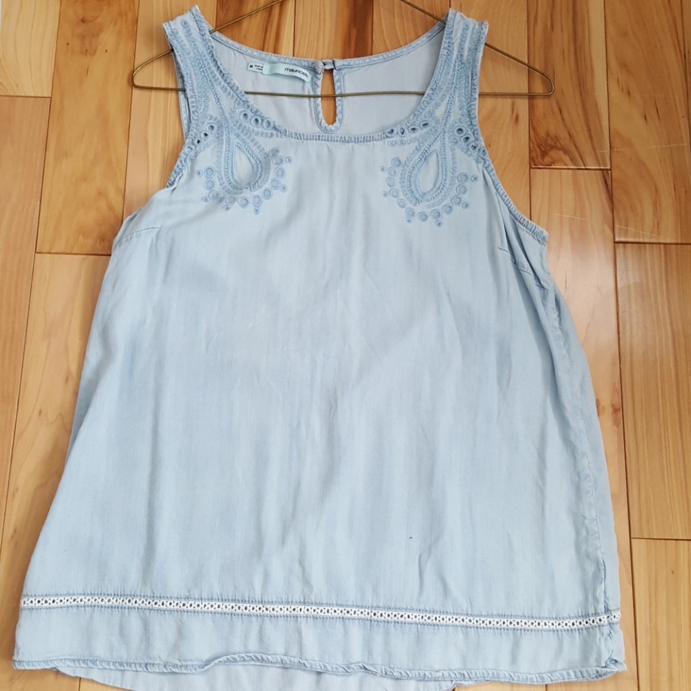 Womens medium top